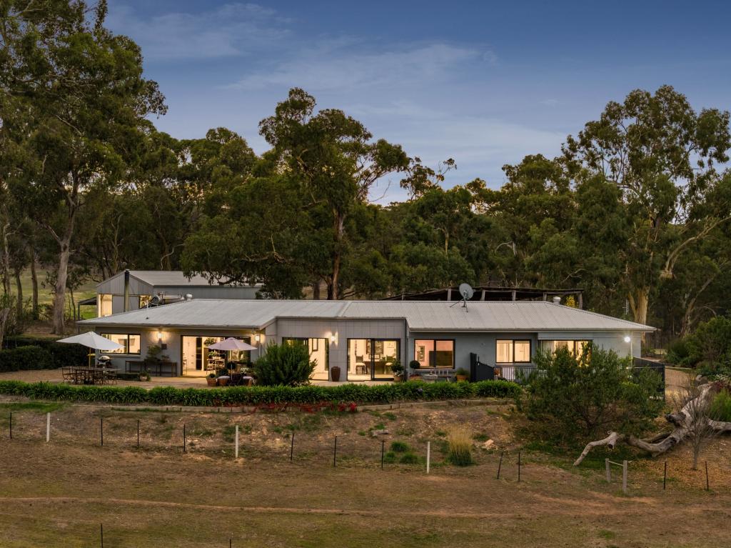 17 Longmire Lane, Strangways, VIC 3461