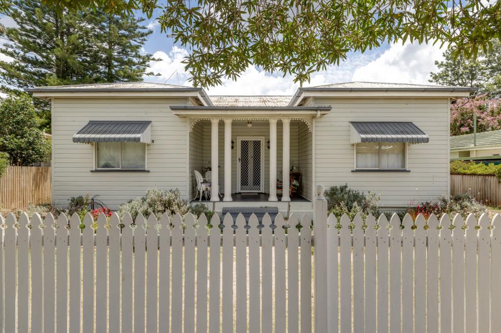 237 Campbell St, Newtown, QLD 4350