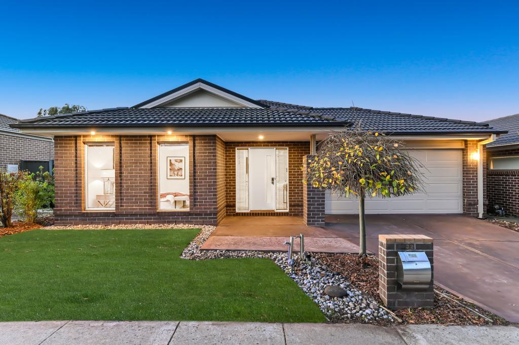 32 Sabel Dr, Cranbourne North, VIC 3977