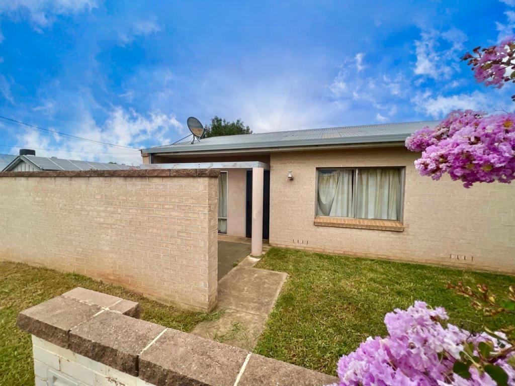 4/14 Metcalfe St, Parkes, NSW 2870