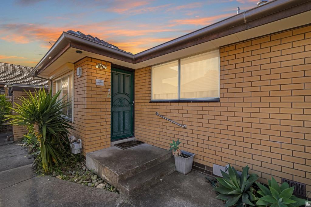 4/25 ALEXANDER AVE, THOMASTOWN, VIC 3074