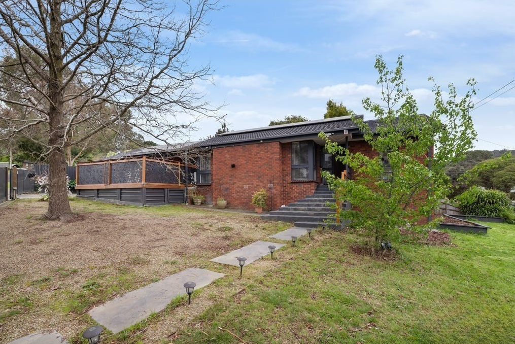 2 Gravenstein Cres, The Basin, VIC 3154