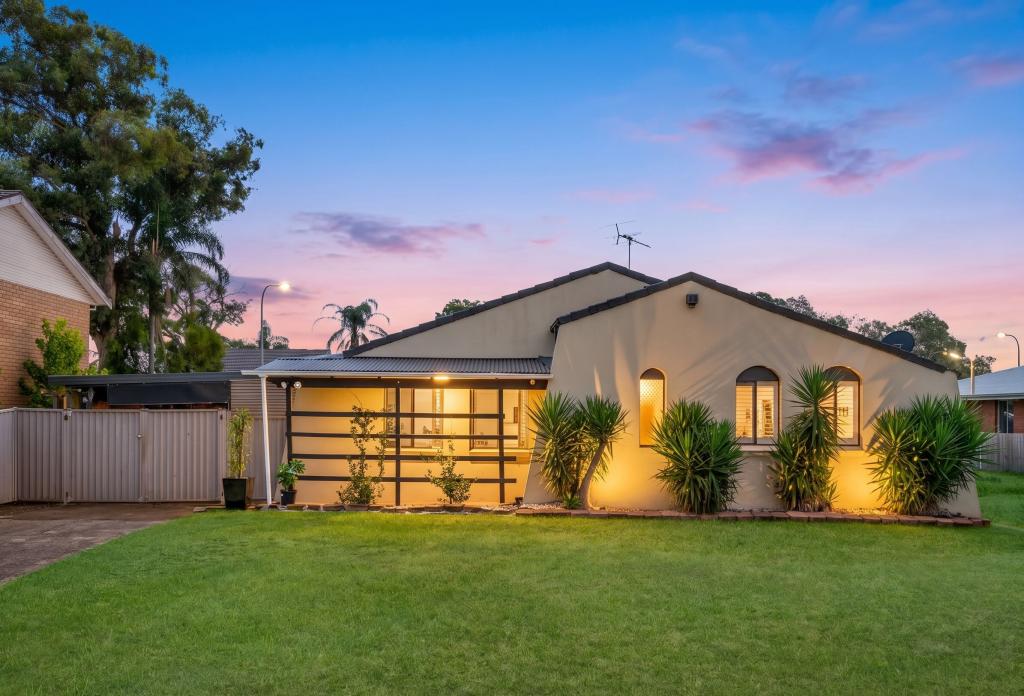 32 Akuna Ave, Bradbury, NSW 2560