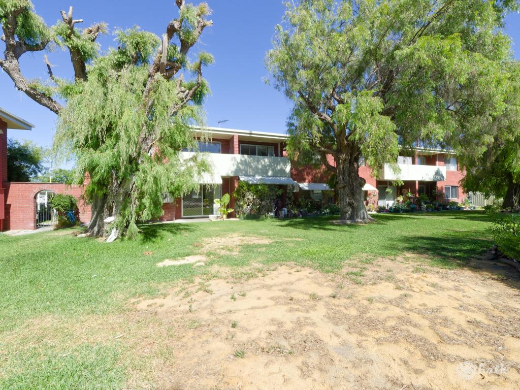 10/4 Minchinson St, Shoalwater, WA 6169