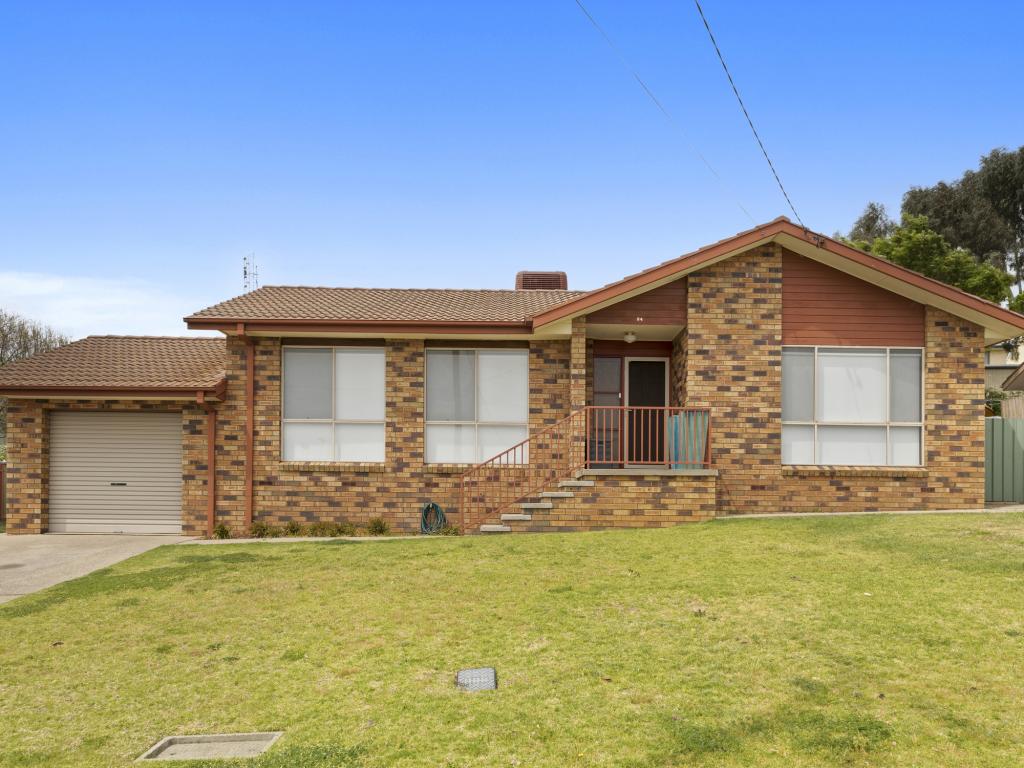 54 Merriman Dr, Yass, NSW 2582