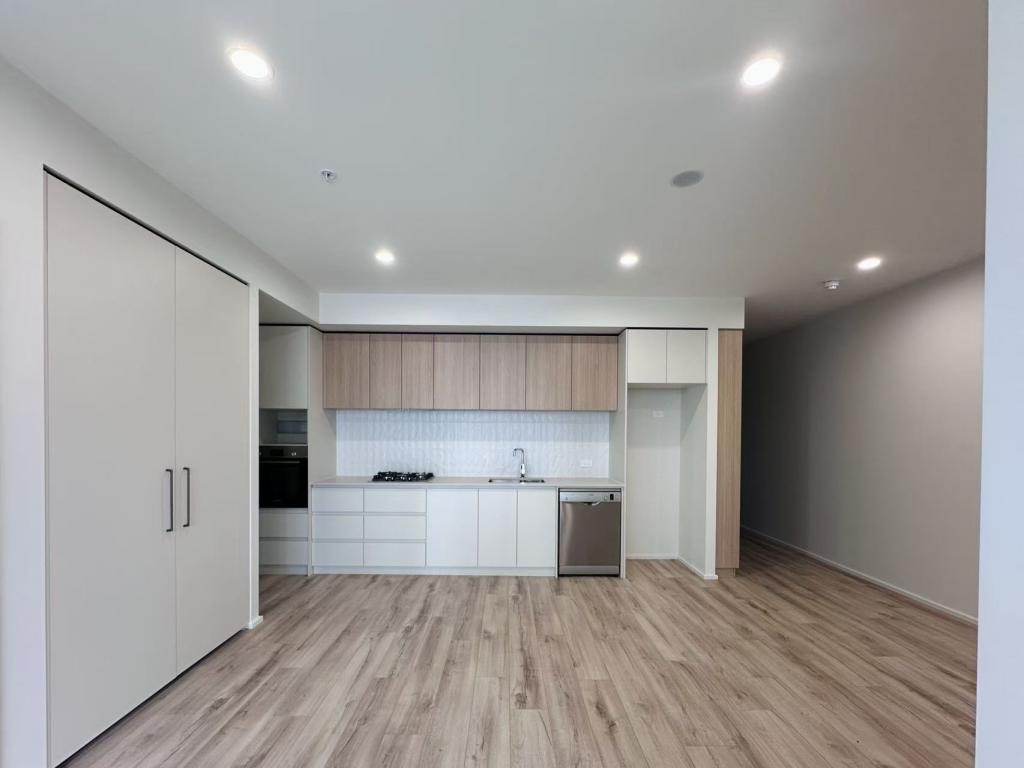 909/6 PENALUNA PL, ADELAIDE, SA 5000