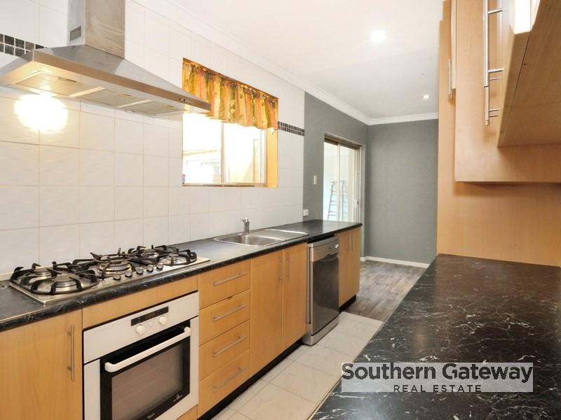 18 Barron Way, Orelia, WA 6167