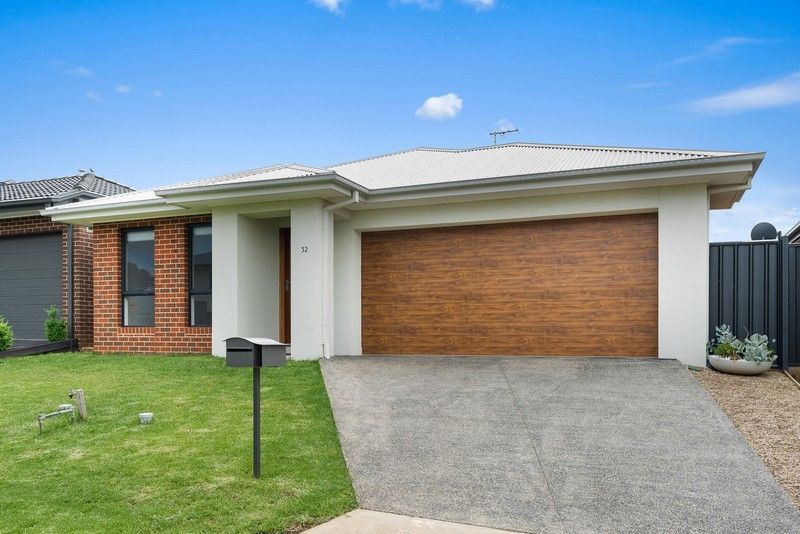 32 Simmons Dr, Bacchus Marsh, VIC 3340