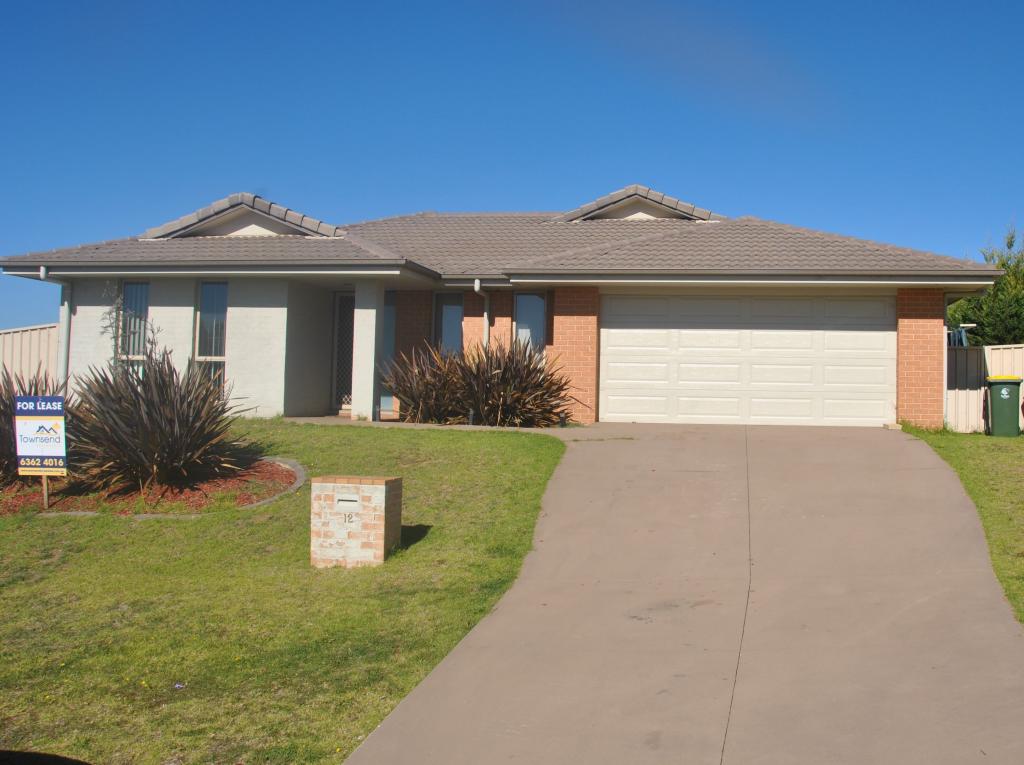 12 Lovejoy Ave, Blayney, NSW 2799