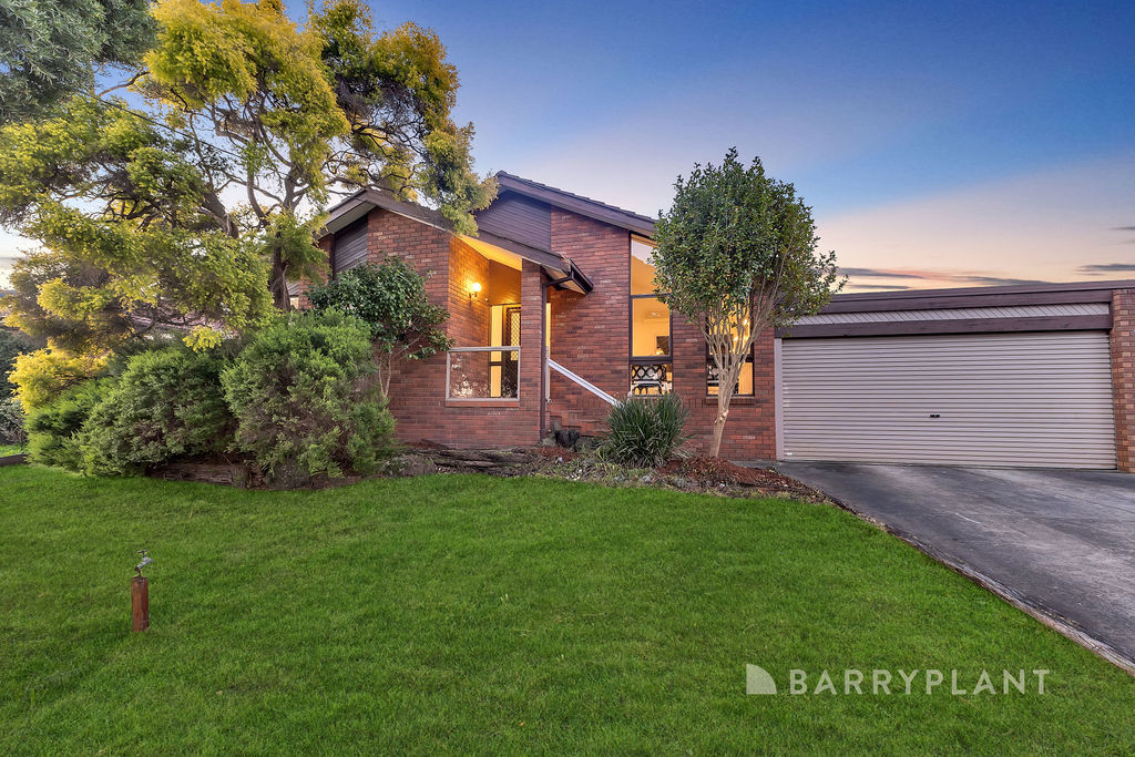 25 Raphael Dr, Wheelers Hill, VIC 3150