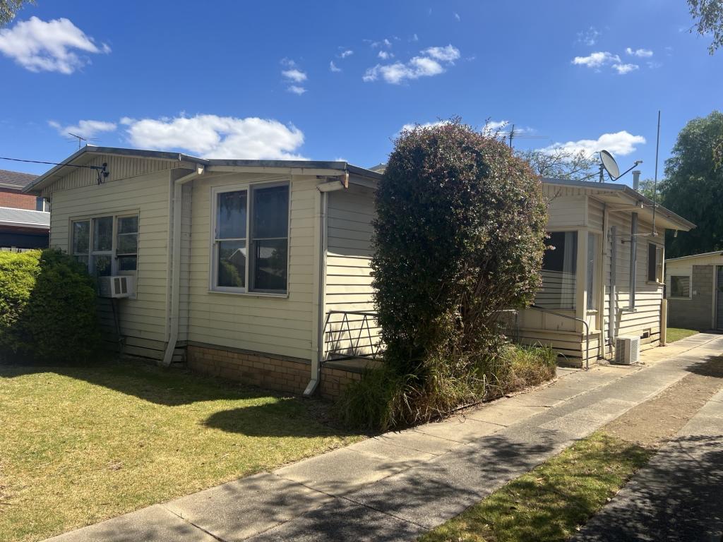 8 Wilsons Rd, Newcomb, VIC 3219