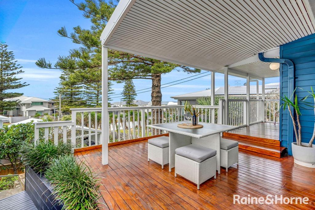 20 Narrawa Ave, Blue Bay, NSW 2261