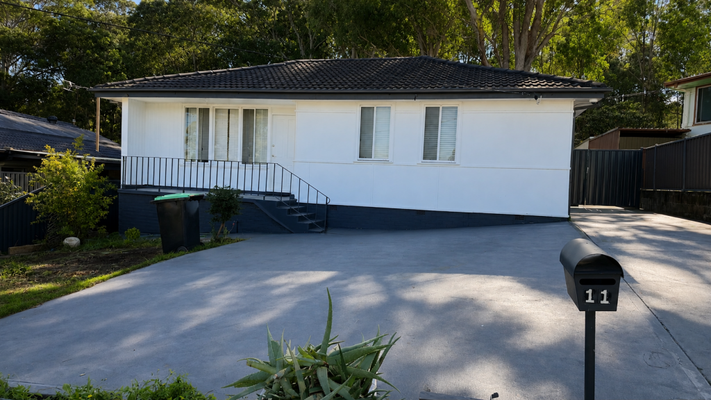 11 Warrigo St, Sadleir, NSW 2168