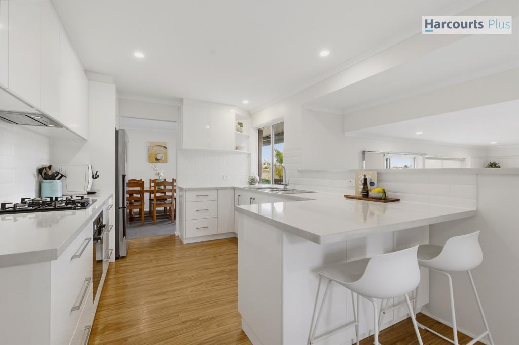 2 Santana Ct, Hallett Cove, SA 5158