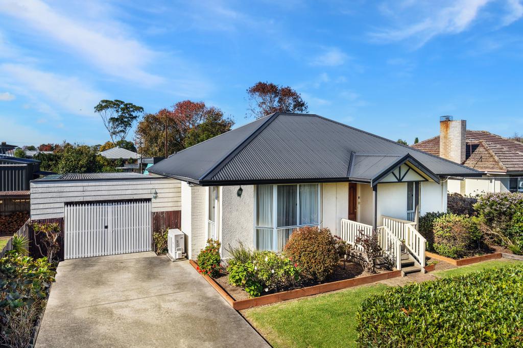 18 Mcmillan Cres, Yarram, VIC 3971