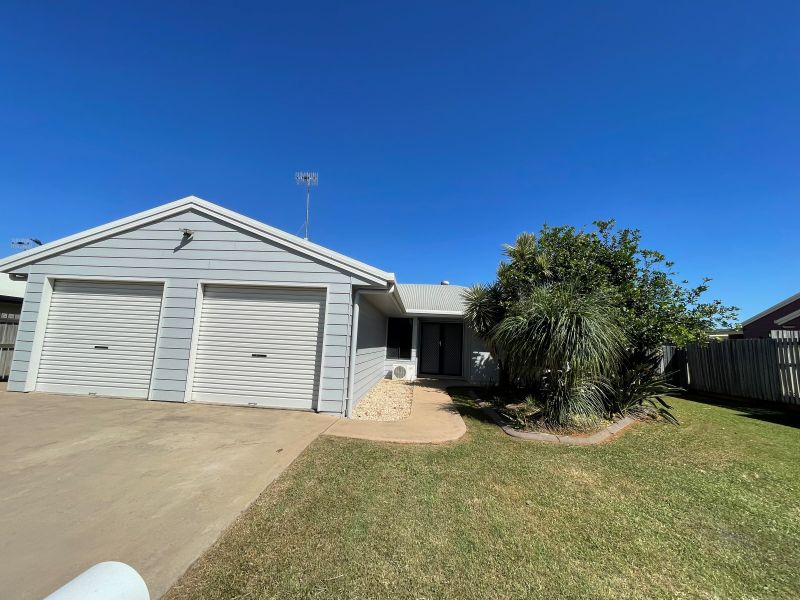 3 Savannah Dr, Moranbah, QLD 4744