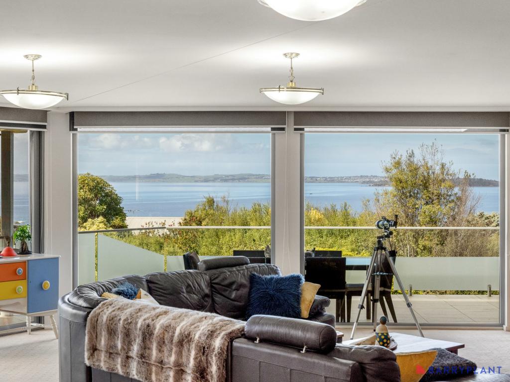 8 Hilltop Cres, Rhyll, VIC 3923