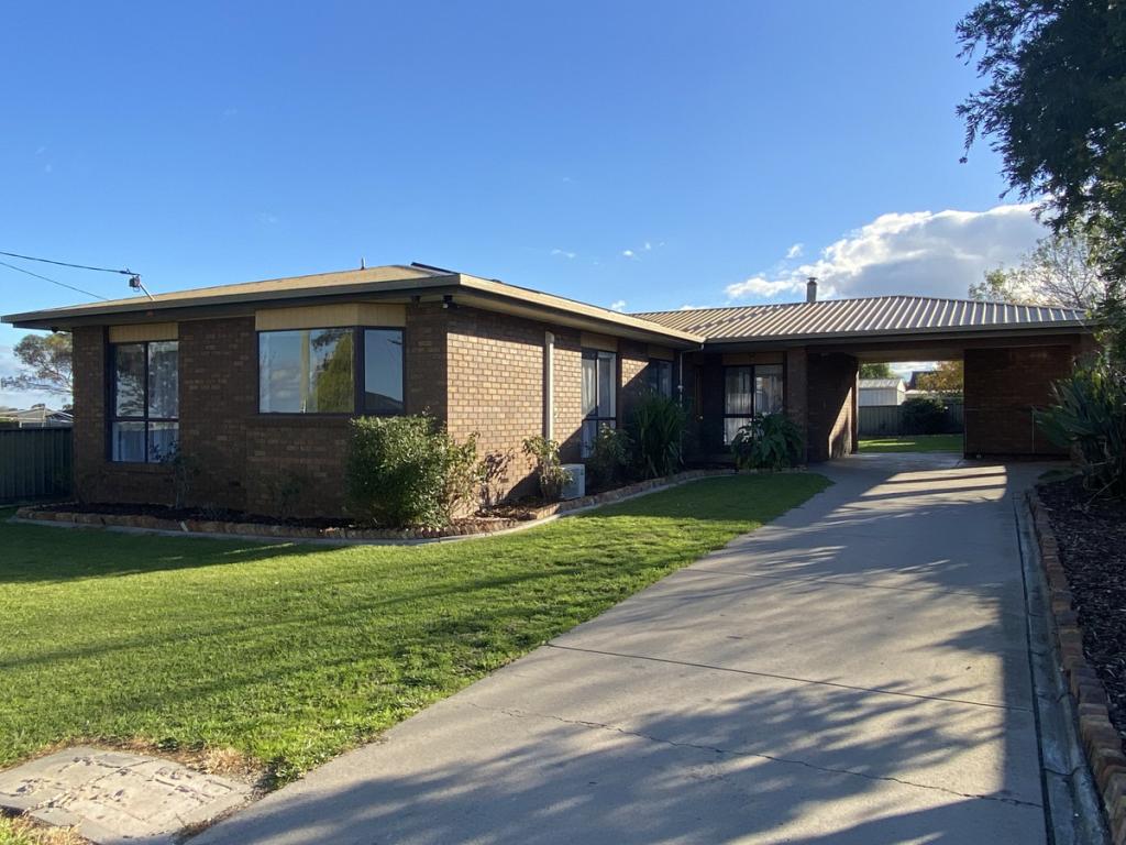 36 Gordon St, Heyfield, VIC 3858