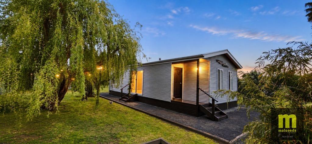 4 William Central St, Allendale East, SA 5291