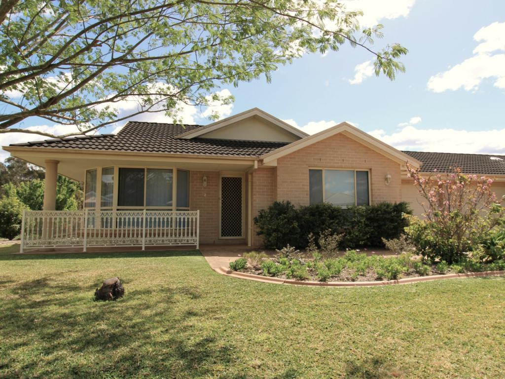 2/20 Freesia Cres, Bomaderry, NSW 2541