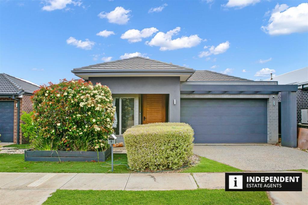 9 OLYMPIC CCT, STRATHTULLOH, VIC 3338