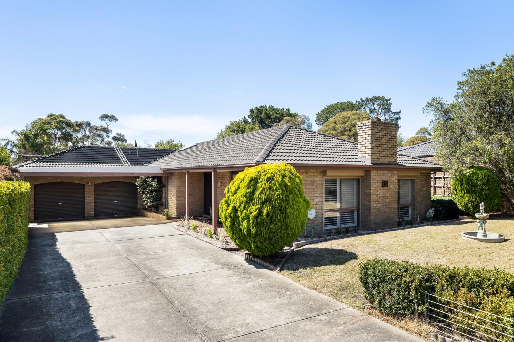 13 Brompton Cl, Frankston South, VIC 3199