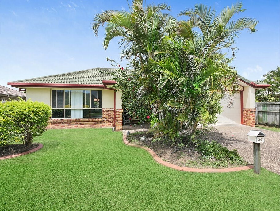 207 Bestmann Rd E, Sandstone Point, QLD 4511