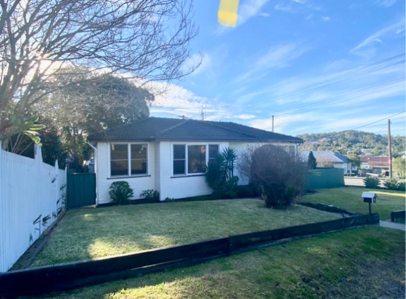 1 Tomaga Pde, Mount Hutton, NSW 2290