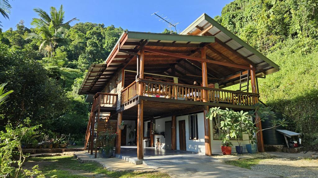 224 Jackson Rd, Shell Pocket, QLD 4855