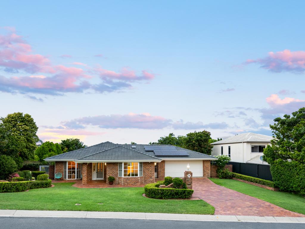 15 Bowles St, Mount Ommaney, QLD 4074