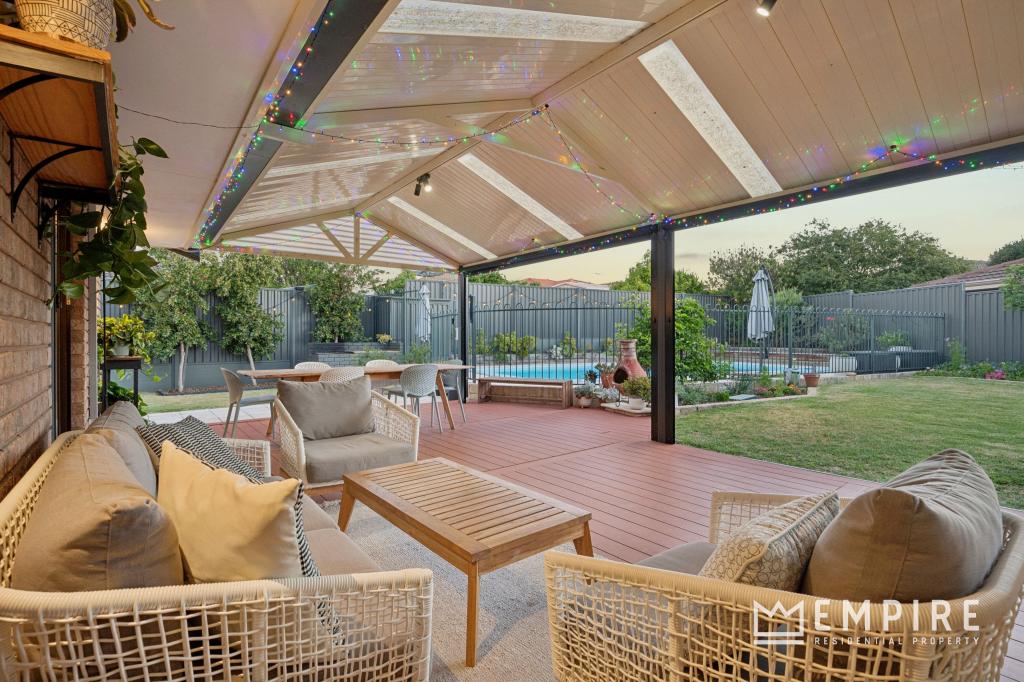 10 Berson Ct, Lake Coogee, WA 6166