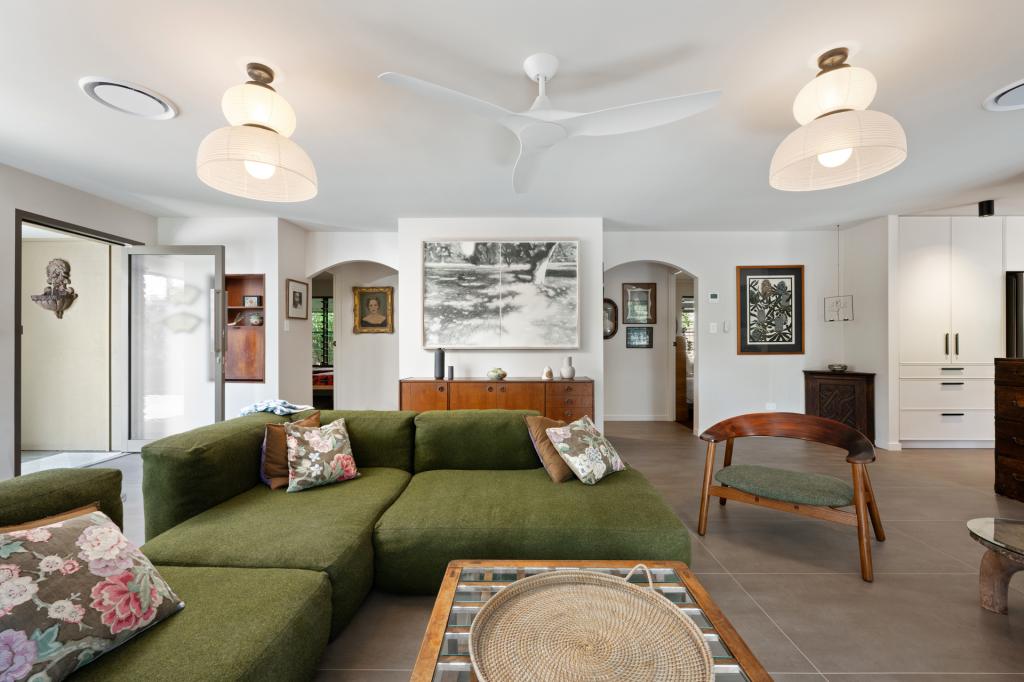 2 COMMODORE CT, SUNRISE BEACH, QLD 4567