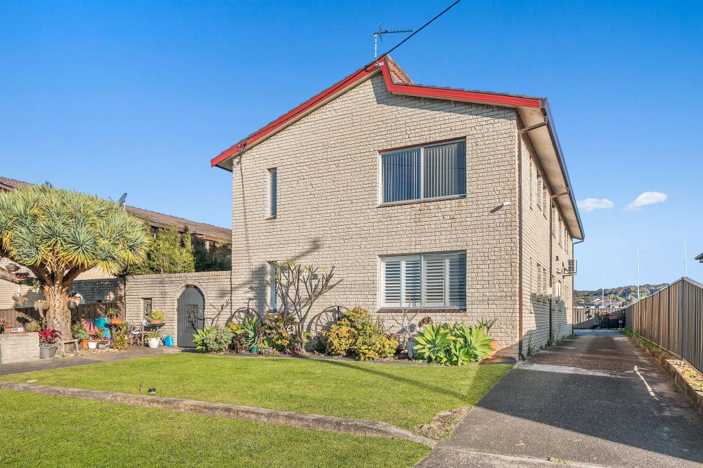1/4 Gipps Cres, Barrack Heights, NSW 2528