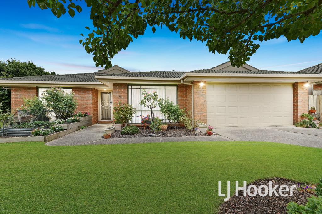 9 Millbank Pl, Cranbourne, VIC 3977