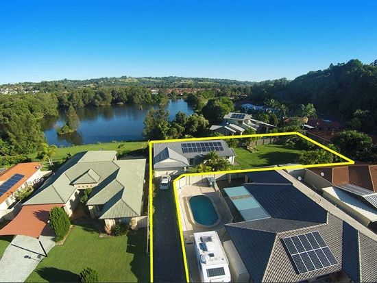 8 MEDOC PL, TWEED HEADS SOUTH, NSW 2486