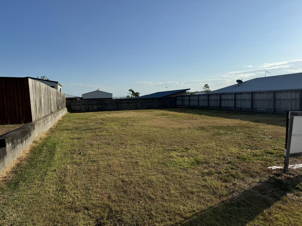 3 Sonoran St, Rural View, QLD 4740