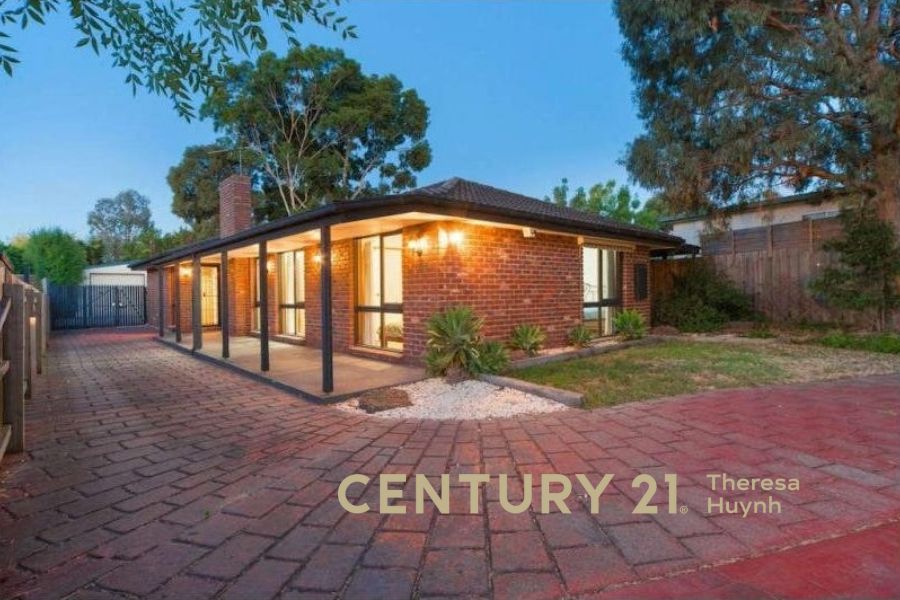 60 Saxonwood Dr, Narre Warren, VIC 3805