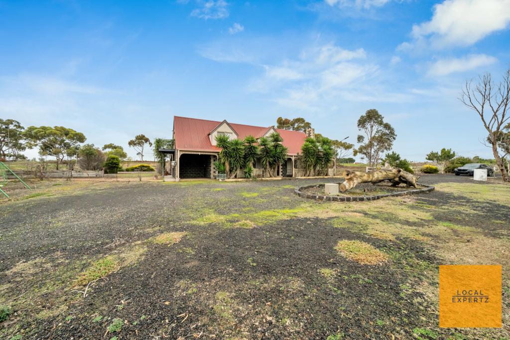 2 Shamrock Pl, Melton West, VIC 3337