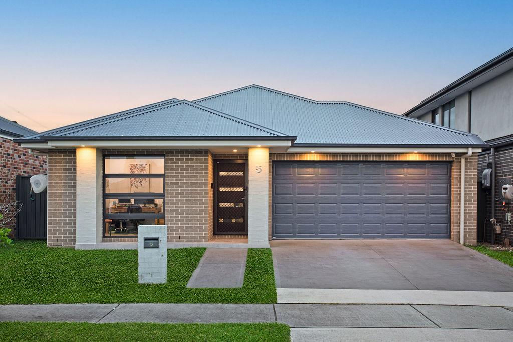 5 Squadron St, Jordan Springs, NSW 2747