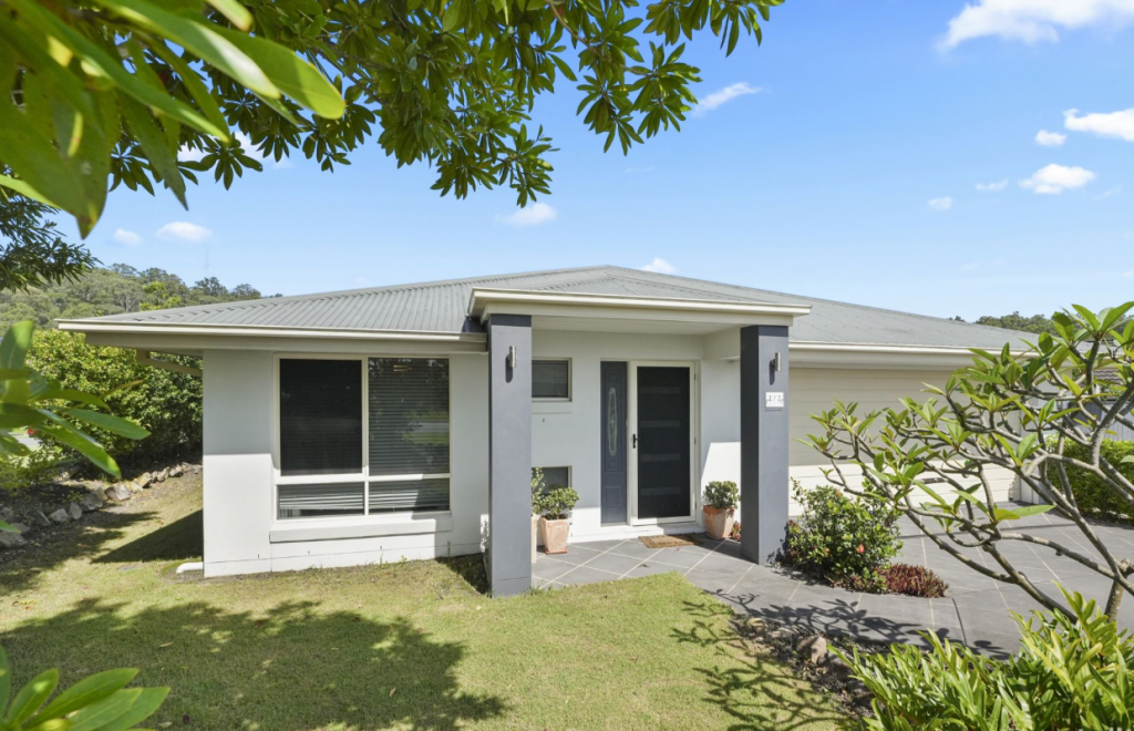 1/2 Tarrina Cres, Pacific Pines, QLD 4211
