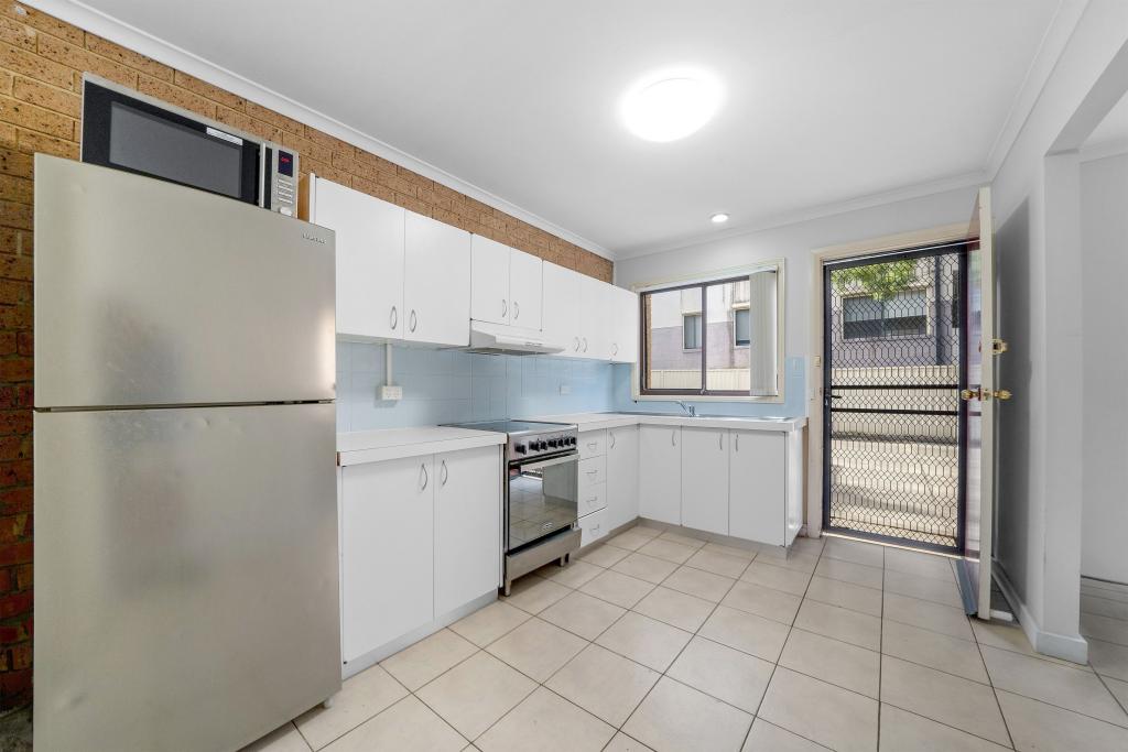 3/2c Bringelly Rd, Kingswood, NSW 2747