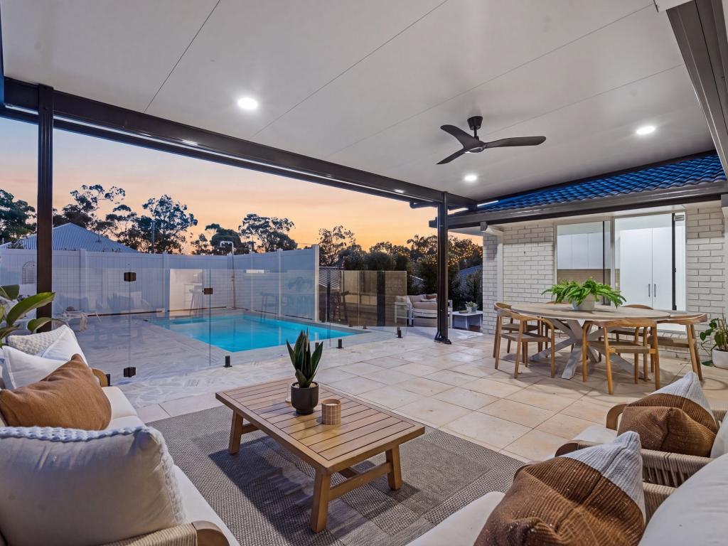 11 Walabah Dr, Ashmore, QLD 4214