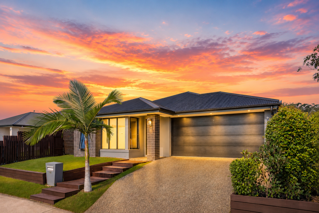 42 Mount Huntley St, Park Ridge, QLD 4125