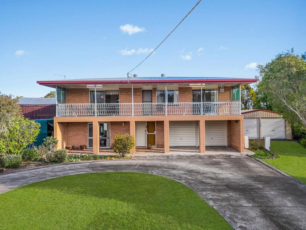 37 Pine St, Flinders View, QLD 4305