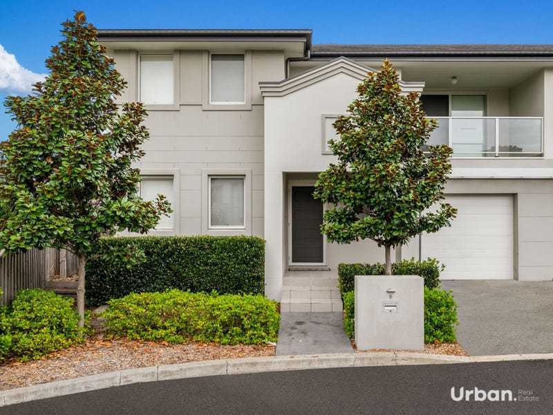 9 Highland Cl, Macquarie Links, NSW 2565