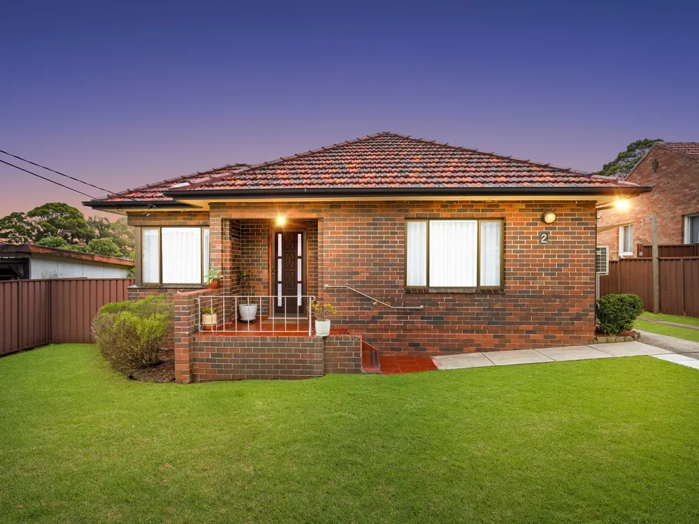 2 Nicoll St, Roselands, NSW 2196