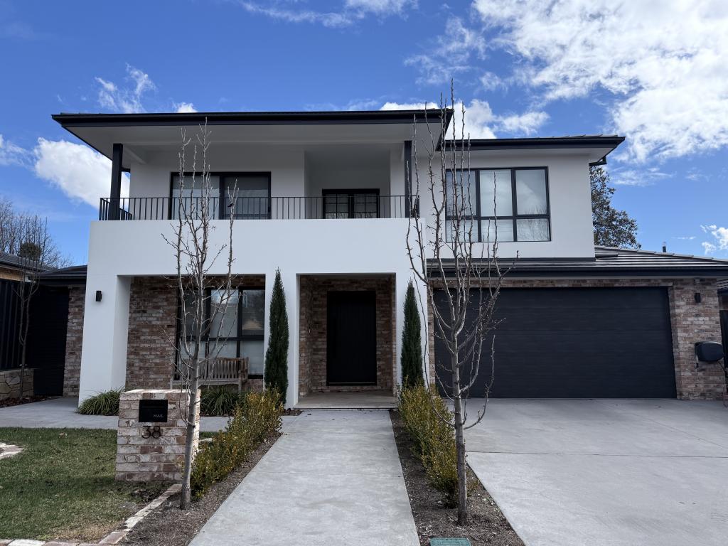 38 Christopher Cres, Karabar, NSW 2620