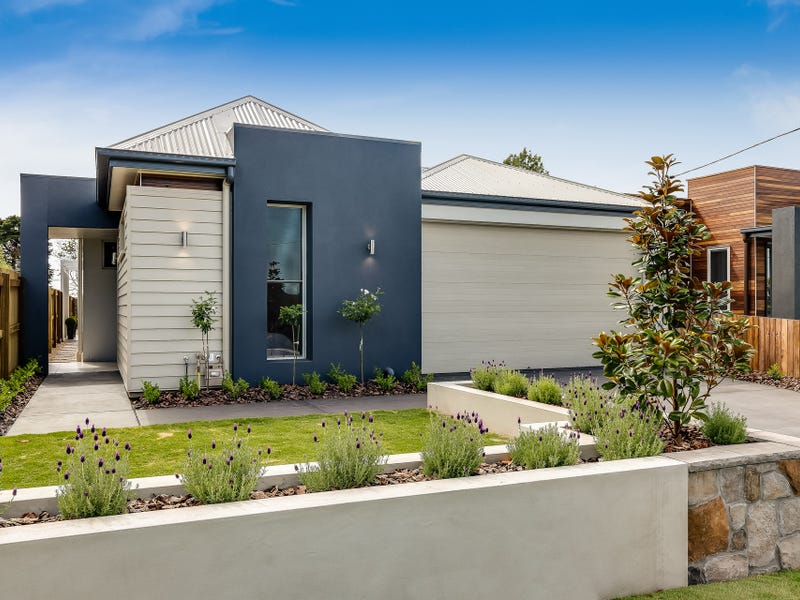 18 Simla St, Mount Lofty, QLD 4350