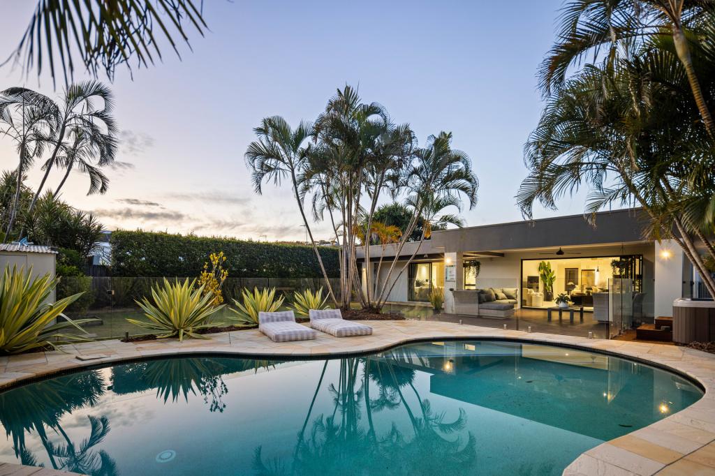 14 Manakin Ave, Burleigh Waters, QLD 4220