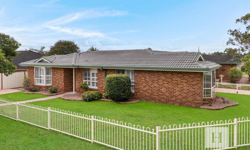 11 STAMFORD CL, KANWAL, NSW 2259